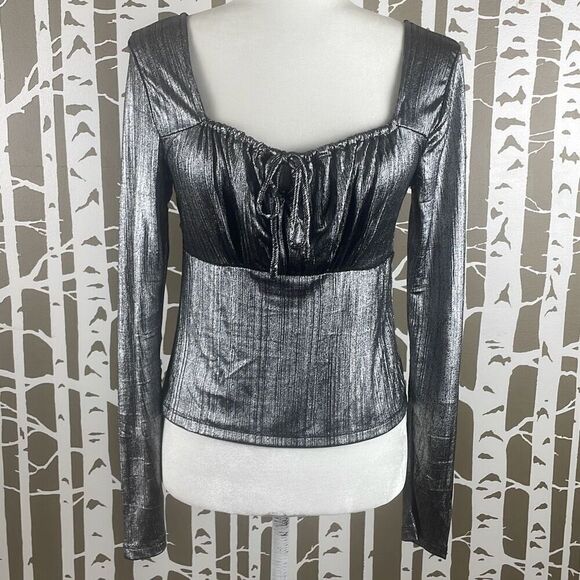 NEW Metallic Silver Long Sleeve Cropped Top M - Picture 1 of 11